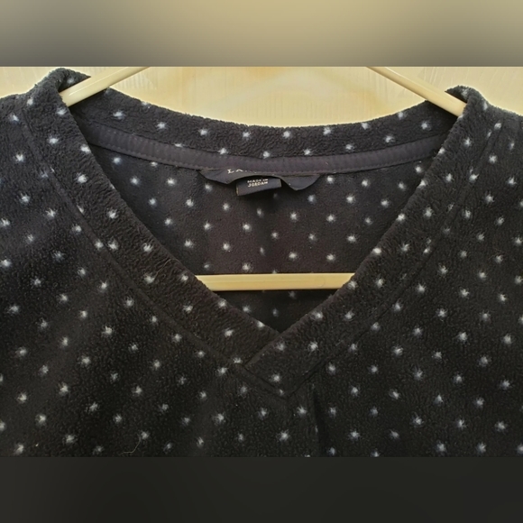 ❤ LANDS END WOMEN'S V-NECK  FLEECE SHIRT NAVY BLUE W/ POLKA DOTS SIZE SMALL 6 /8 - Picture 4 of 7